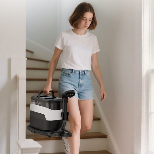 Femme portant le nettoyeur de tapis Teendow C6 MAX par sa poignée dans un escalier